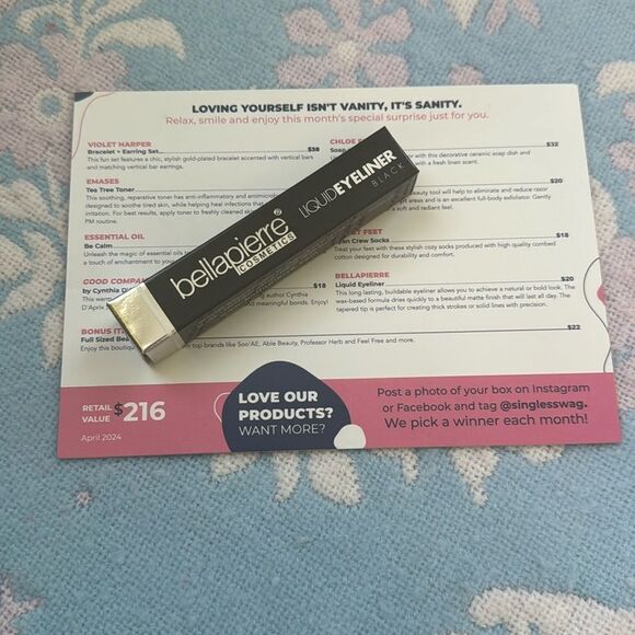 NEW IN BOX  *Bellapierre* Liquid Eyeliner BLACK - Picture 2 of 3